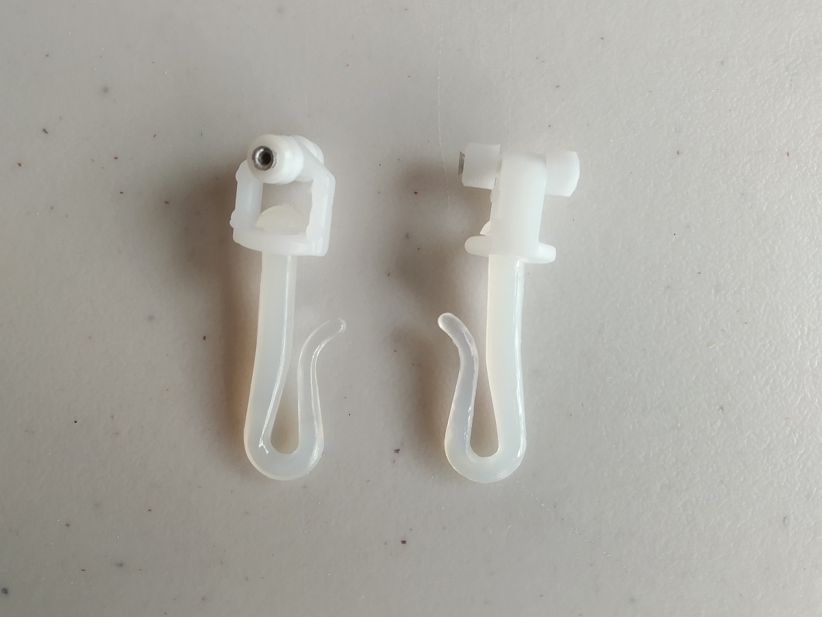 Hospital curtain hooks. Twin roller with flexible hook