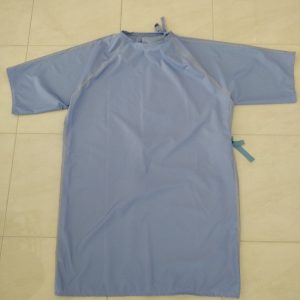 Short sleeved clinician's gown FRONT G2 Breathe-Easy